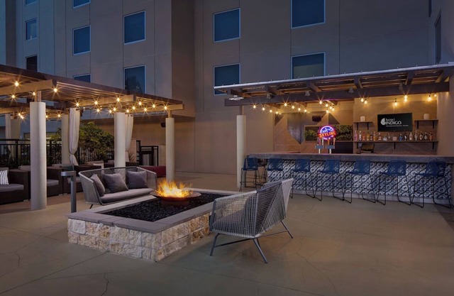 Premium Downtown Space - Ideal for Family Getaway | 2 Rooms