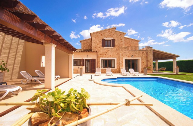 PREMIUM-FINCA! with Starlight-Pool, next to Cala d'Or, Sea- and Mountain View!