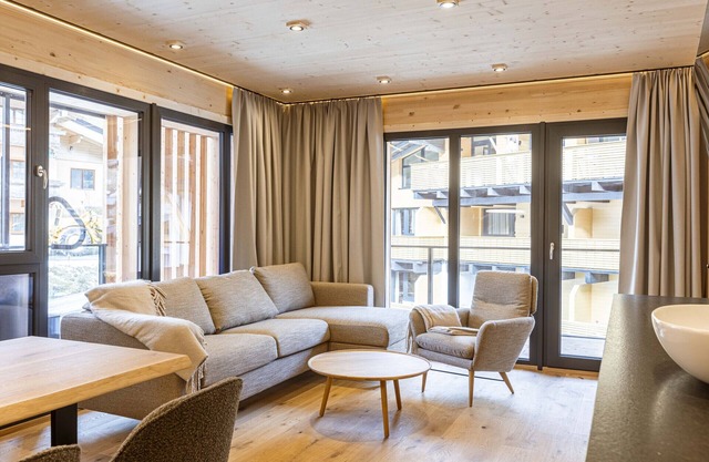 Premium suite with 2 bedrooms & private wellness area