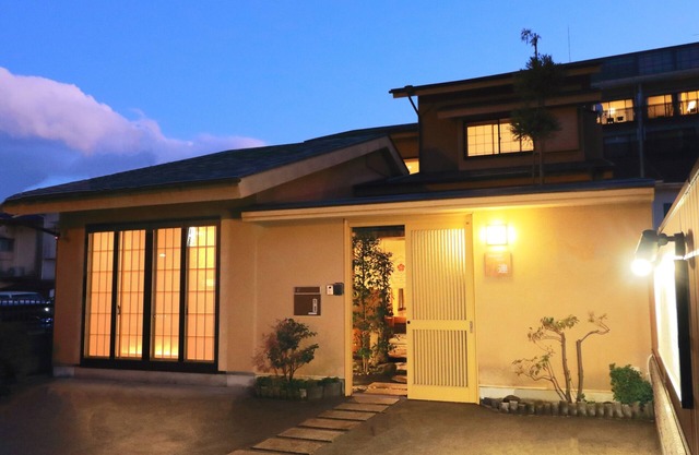 PREMIUM VILLA REN/Reward Time Just for You.