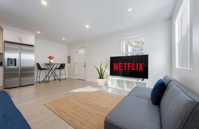 Prestige Studio Haven at Burbank