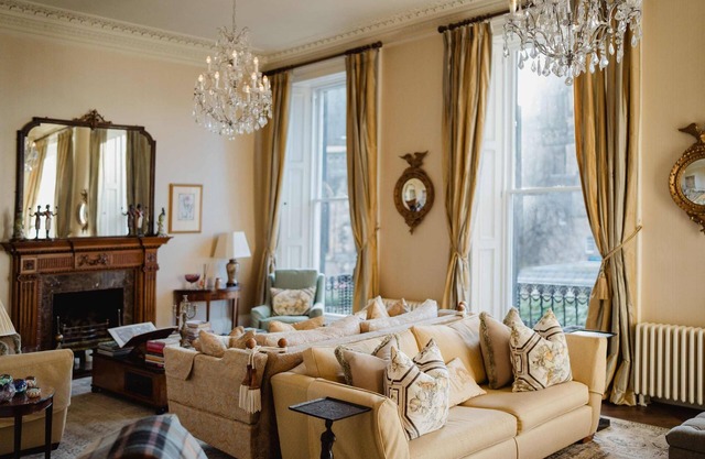 Prestigious City Centre Private Entrance House