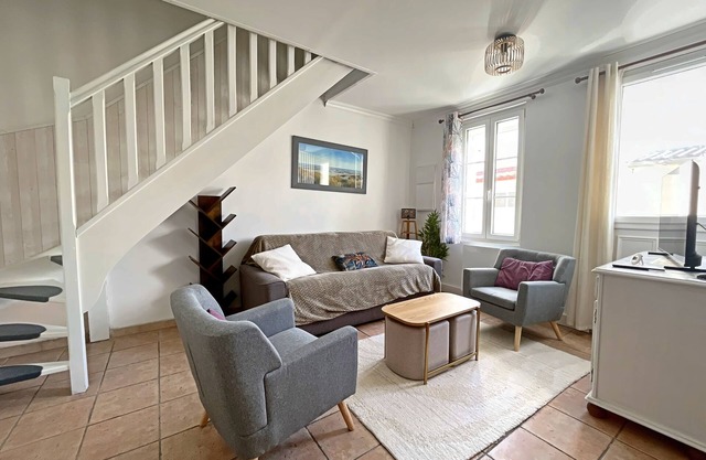 Pretty 6-person town house 900 meters from the beach.