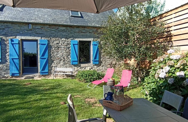 Pretty gîte in Pays Bigouden, Ploneour-Lanvern