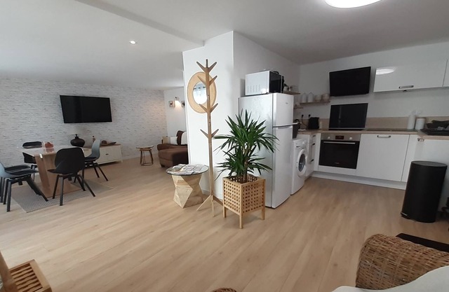 Pretty house completely renovated, 2 electric bikes (optional)