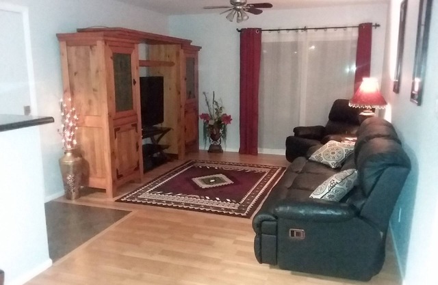 Pretty plush and comfortable condo convenient to many amenities and activities