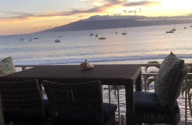 Price reduced for Oct/November nLahaina Roads. 4th floor Oceanfront Gem