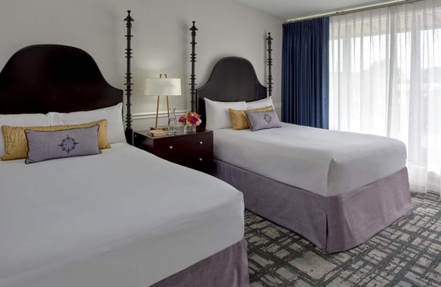Prime Location! 3 Relaxing Units, Onsite Indoor Pool, Onsite Parking!