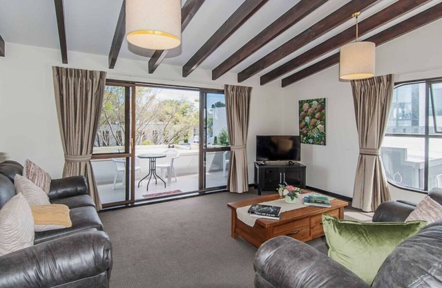 Prime Location Handy CBD& Restaurants
