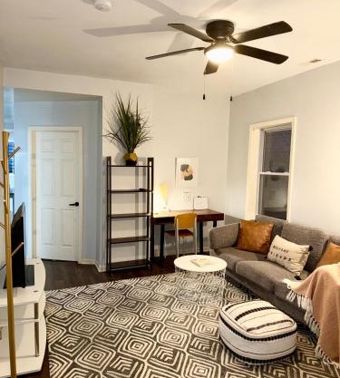 Prime Location Retreat 4 Bedrooms w Parking