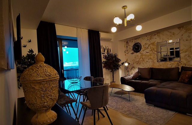 "Prime location, Sea view flat near the Beach"