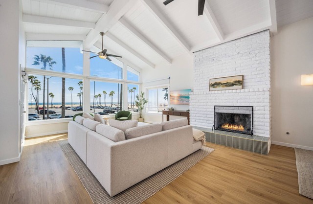 Prime Oceanfront Location: with Direct Beach Access