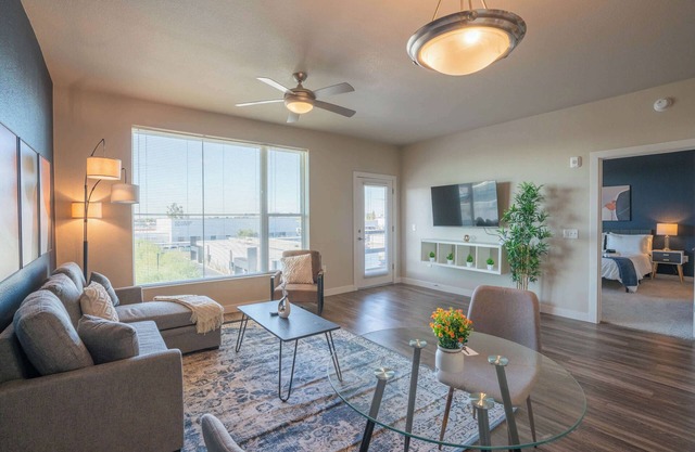 Prime Spot Apt | Pool, Gym, Balcony, W/D, Parking