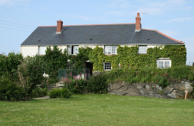 Primrose Cottage - a cottage that sleeps 10 guests in 5 bedrooms