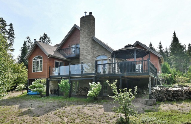 Private estate in Saint-Donat