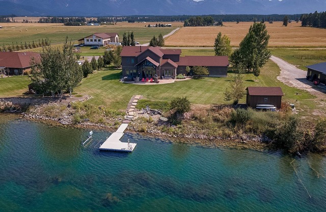 Private access to Flathead River, Private hot tub, Dock