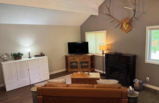 Private and Cozy Guesthouse! Very Selective Booking! Sleeps 4!