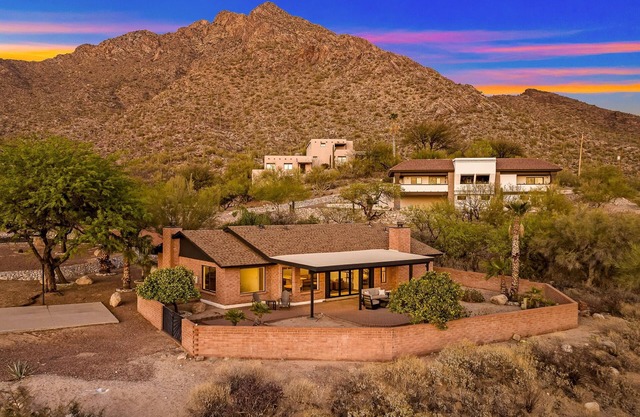 Private and Quiet with stunning views