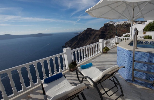 Private And Secluded Luxury Villa With Pristine Sea/Volcano View