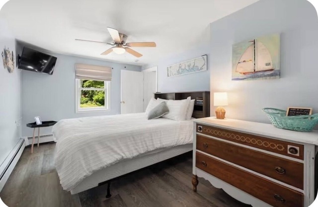 Private Apt 1 mile from Downtown Westerly. Short drive to Mystic & Casinos
