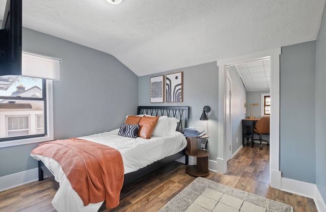 Private Bd + Lounging RM, Near UNMC & Blackstone - Shared House