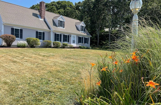 Private beach & community! Refreshed. Cozy. Linens & towels included! HOT!