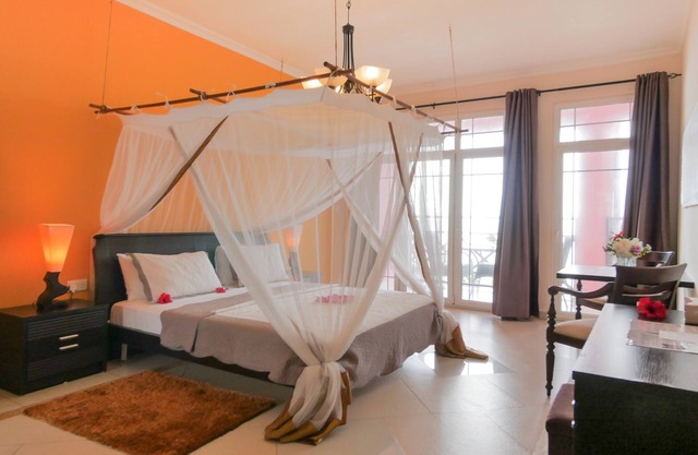 Private Beach Villa & Pool, Sleeps Upto 24