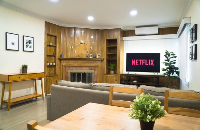 Private Bungalow - Quiet & Convenient in Pasadena