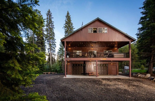 Private Cabin at the Foot of West Mountain- Hot Tub