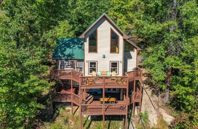 Private Chalet with Amazing Mountain-Views! - Game Room, Hot Tub