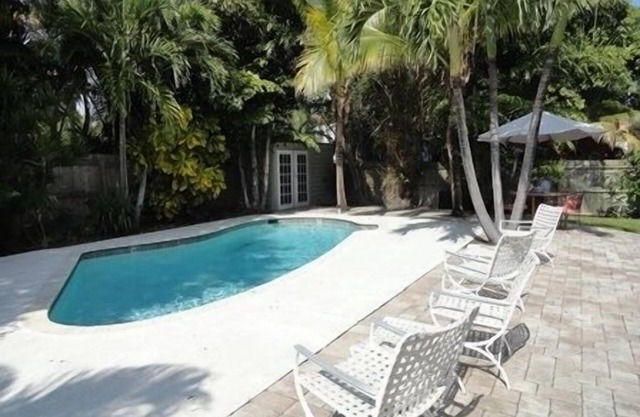 Private Cottage Historic District In Old Northwood Close To The Beach