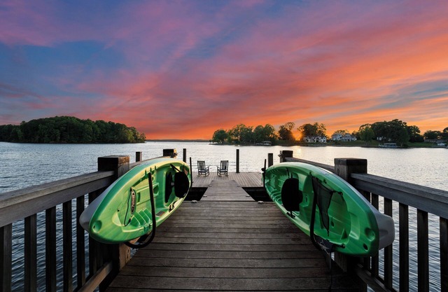 Private Dock, Hot Tub, Game Room, Firepit | Sunset Shores Resort | The Homestead