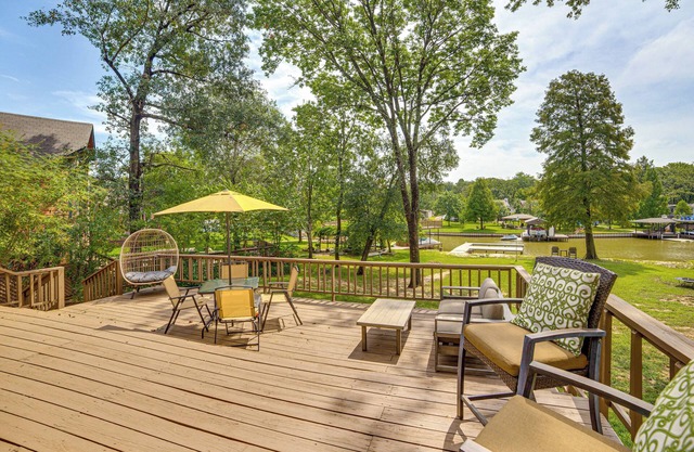Private Dock: Waterfront Cedar Creek Lake Home