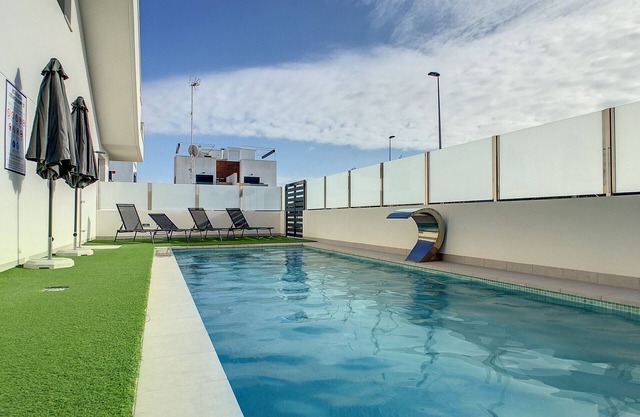 Private roof terrace, wifi, pool and parking