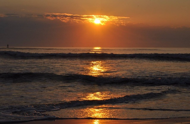 Private Family Beach, Virginia Beach Boardwalk Nextdoor Sunday check-in toSunday