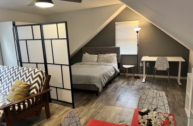 Private Guest House apartment near downtown Indianapolis