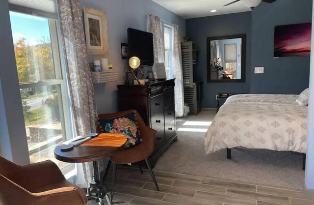 Private Guest Suite in the Blue Ridge Mountains with separate entrance
