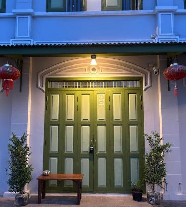 Private house in chinatown 5 Mins walk MRT Samyot 15 Mins Iconsiam