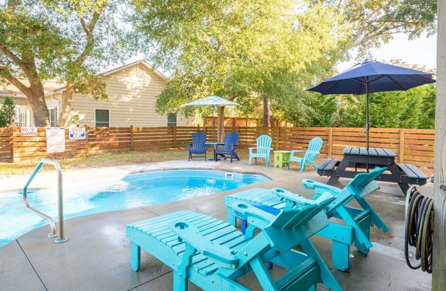 Private House with Pool on Oak Island