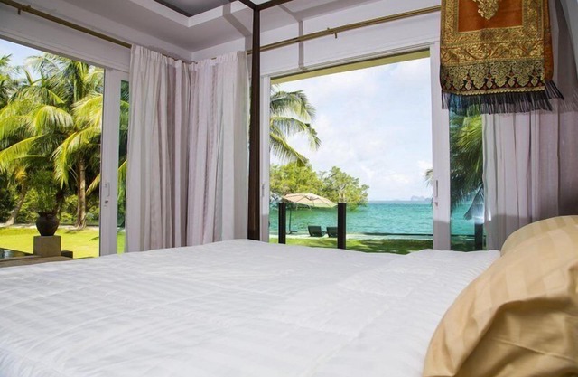 Private Luxury Beachfront Villa