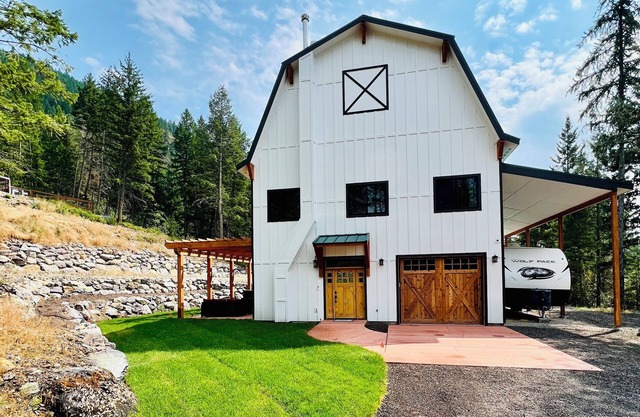 Private Luxury Home Nestled into the Mountains outside Glacier National Park
