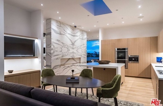 Private Luxury Modern Villa