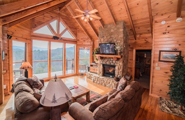Private-Panoramic Views of the Great Smoky Mountains-FREE Mountain Air