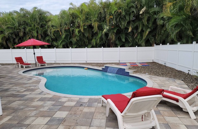 PRIVATE PARADISE ESCAPE HEATED SALT WATER POOL