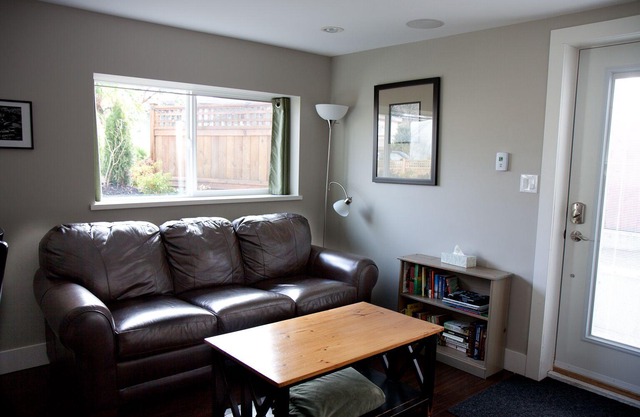 Private Patio, Walk to Beach, Gas F/P, Pet Friendly