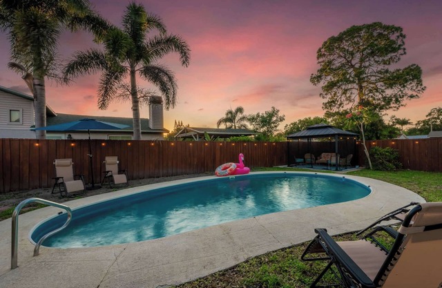 Private Pool 15 Mins to Beach & Downtown St. Pete