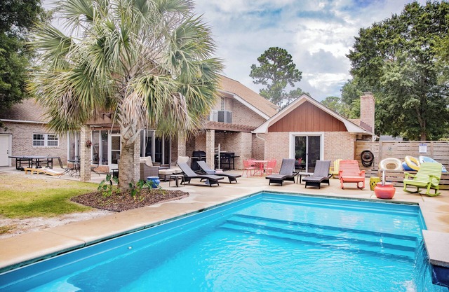 Private Pool Oasis near Beaches