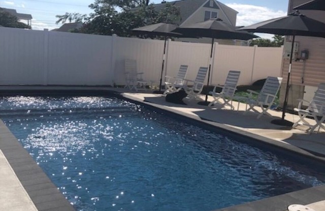 PRIVATE POOL PARADISE!