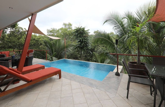 PRIVATE RAINFOREST RETREAT CLOSE TO BEACHES, NATIONAL PARK AND FABULOUS DINING