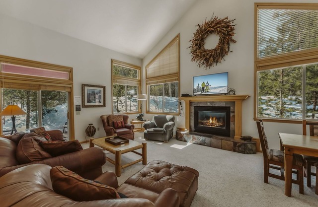 Private Retreat by InvitedHome | Hot Tub, BBQ, Dog Friendly, 5 Min To Downtown
